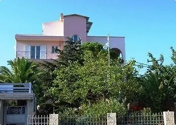 Chrysiida Luxury