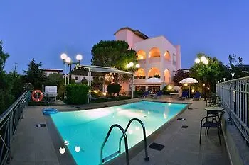 Chrysiida Luxury Hotell 4*